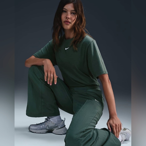 Nike Sportswear Everything WovensWomen's Mid-Rise Open-Hem Pants - Picture 5 of 6